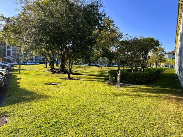 1300 SW 130th Avenue 101F, Pembroke Pines, FL 33027