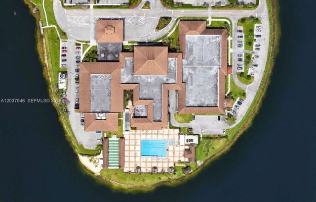 1300 SW 130th Avenue 101F, Pembroke Pines, FL 33027