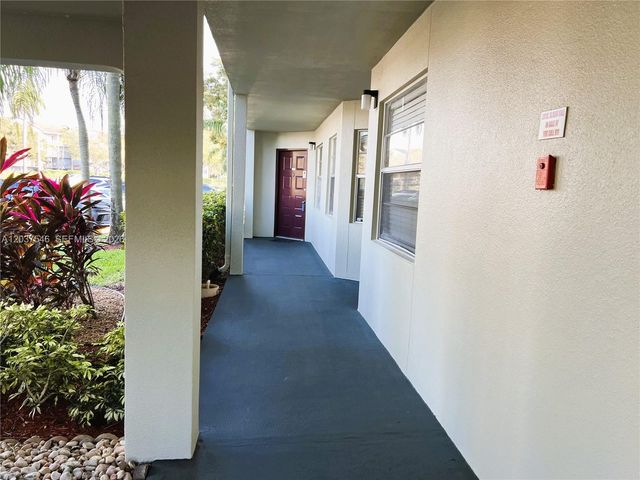1300 SW 130th Avenue 101F, Pembroke Pines, FL 33027