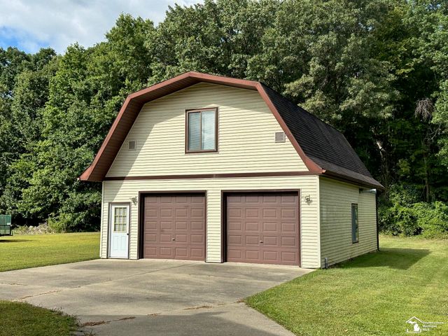 24576 Arsenal Road, Brownstown Twp, MI 48134
