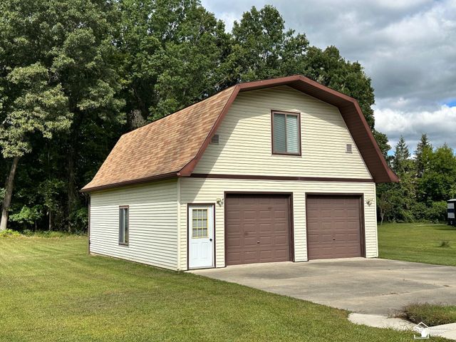 24576 Arsenal Road, Brownstown Twp, MI 48134