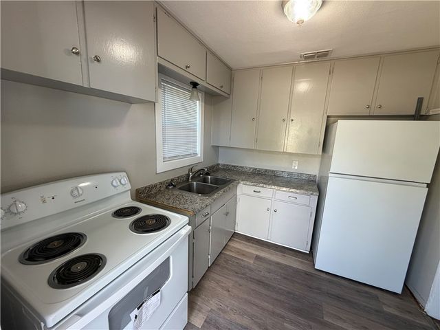 4809 Rogerson Dr, Corpus Christi, TX 78415