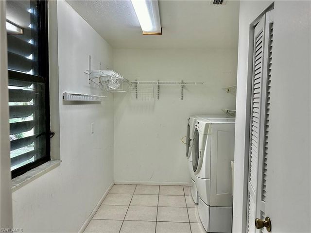 209 Pinebrook DR, Fort Myers, FL 33907