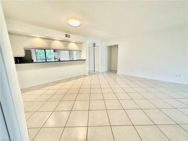 209 Pinebrook DR, Fort Myers, FL 33907