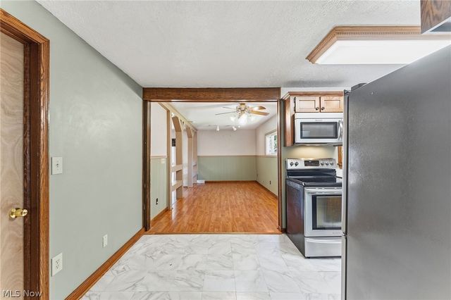 154 Fairfield Road, Avon Lake, OH 44012