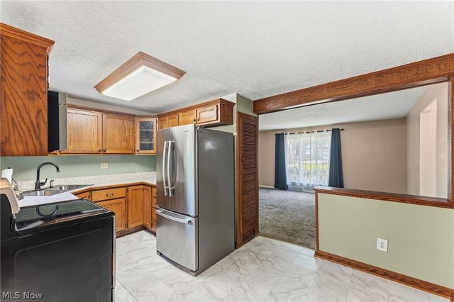 154 Fairfield Road, Avon Lake, OH 44012