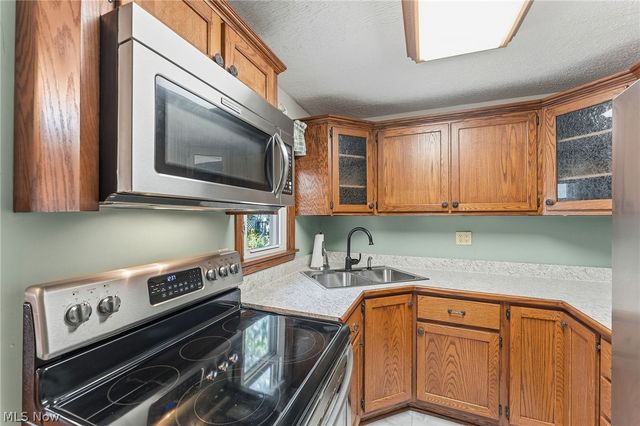 154 Fairfield Road, Avon Lake, OH 44012