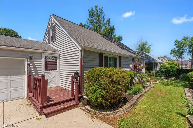 154 Fairfield Road, Avon Lake, OH 44012