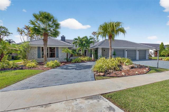 10182 Boca Woods Lane, Boca Raton, FL 33428