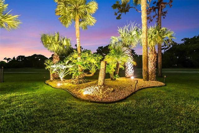 10182 Boca Woods Lane, Boca Raton, FL 33428