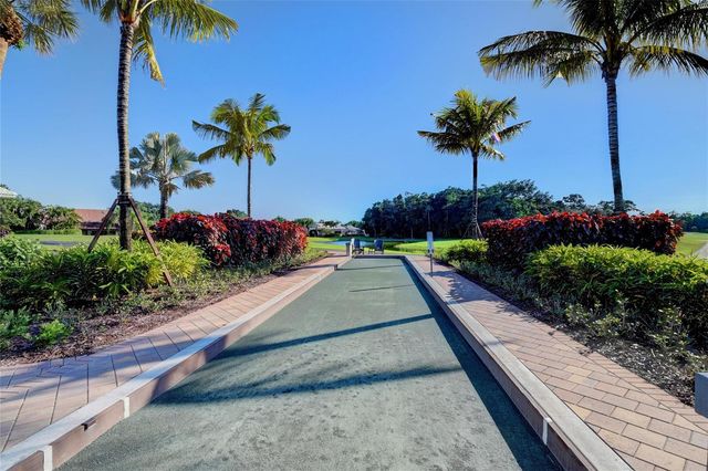 10182 Boca Woods Lane, Boca Raton, FL 33428