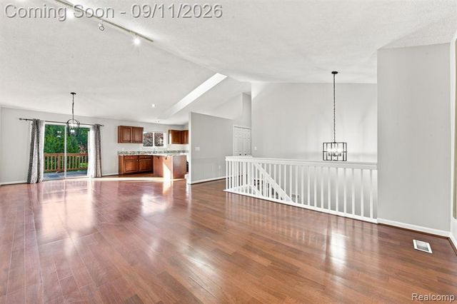 3201 Lynhurst Court, Rochester, MI 48306