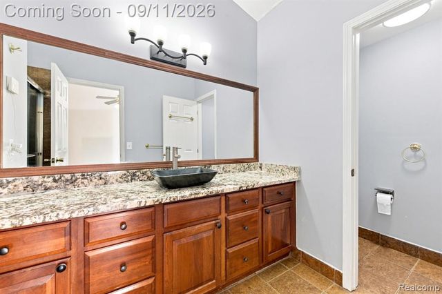 3201 Lynhurst Court, Rochester, MI 48306