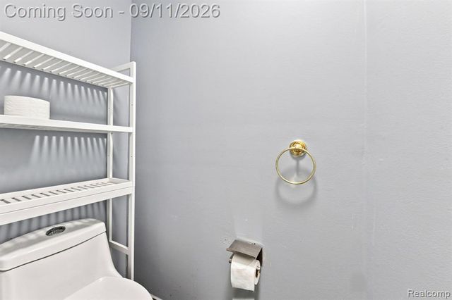 3201 Lynhurst Court, Rochester, MI 48306