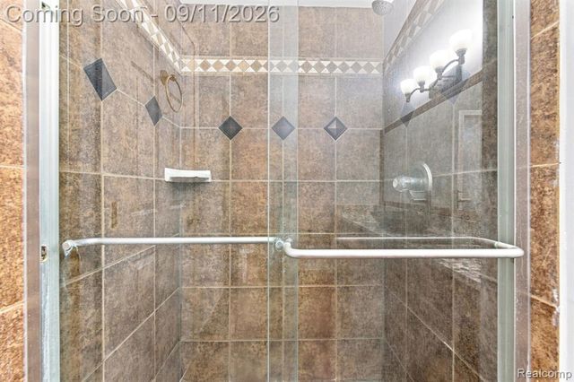 3201 Lynhurst Court, Rochester, MI 48306