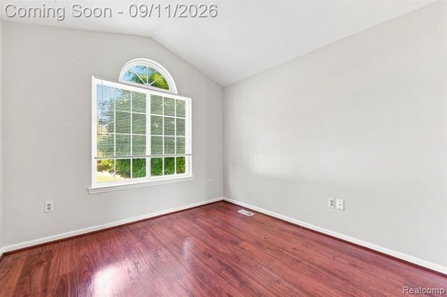 3201 Lynhurst Court, Rochester, MI 48306