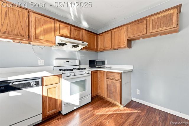 3201 Lynhurst Court, Rochester, MI 48306