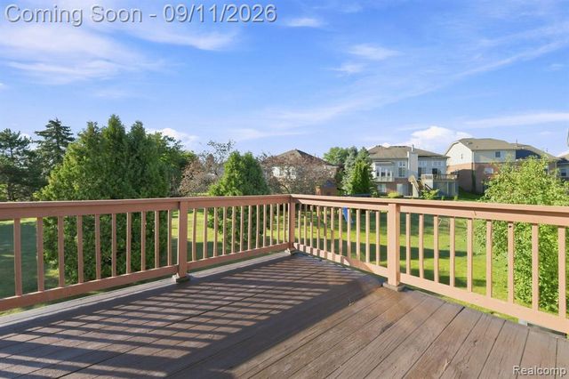 3201 Lynhurst Court, Rochester, MI 48306