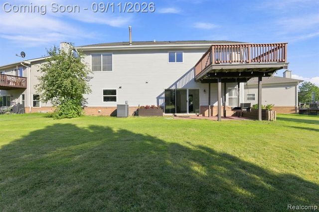 3201 Lynhurst Court, Rochester, MI 48306
