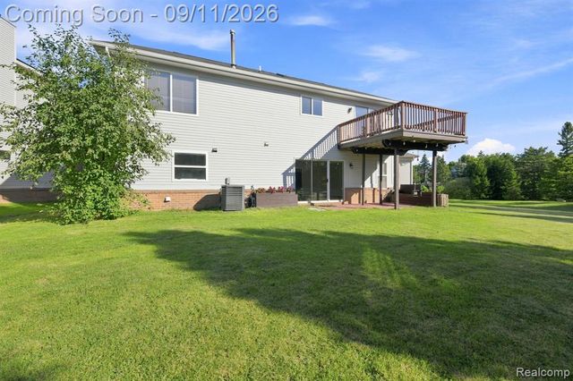 3201 Lynhurst Court, Rochester, MI 48306