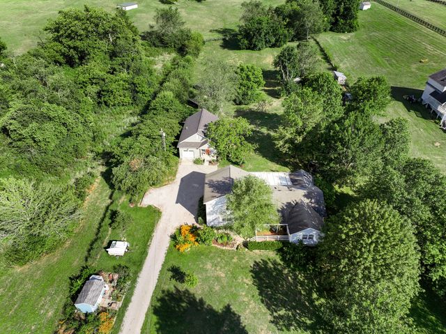 3532 Keene Troy Pike, Versailles, KY 40383