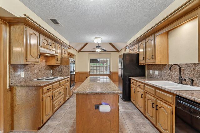 1714 Sparta Drive, Duncanville, TX 75137