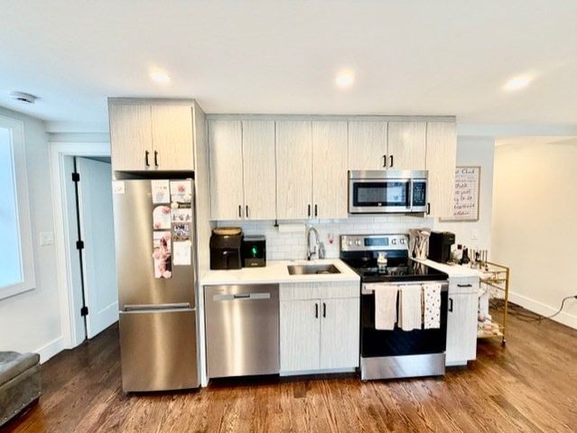 366 Hanover 2, Boston, MA 02113