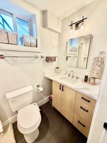 366 Hanover 2, Boston, MA 02113