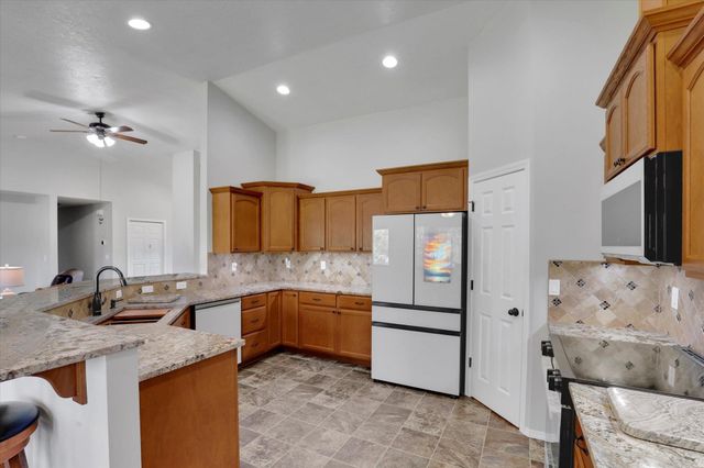 5818 S Abbott Rd, Spokane, WA 99224