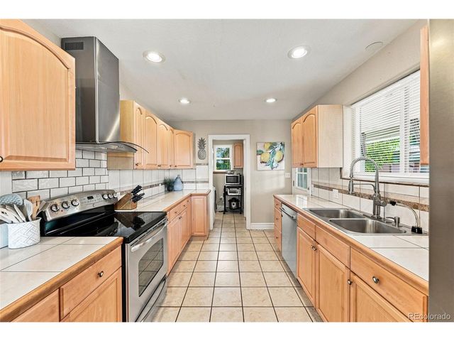 9381 W 67th Pl, Arvada, CO 80004