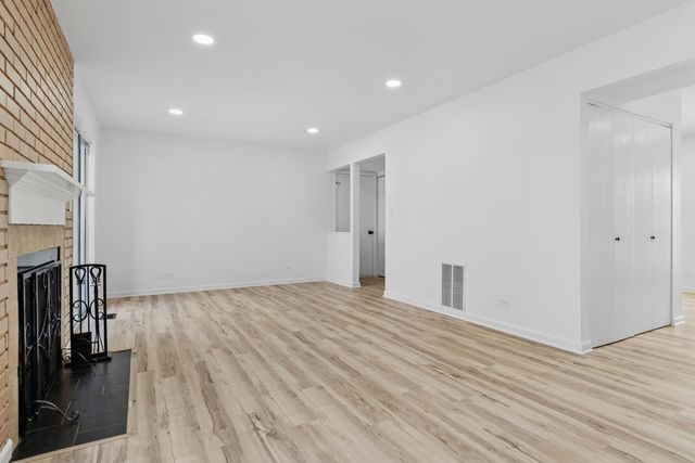 3S184 Birchwood Drive, Warrenville, IL 60555