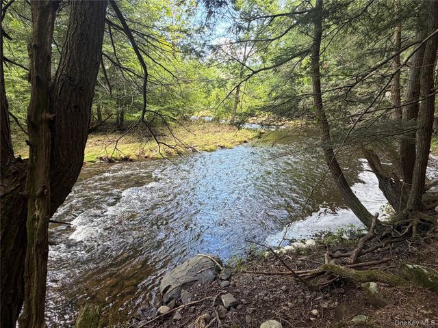 463 Main Street, Saugerties, NY 12477
