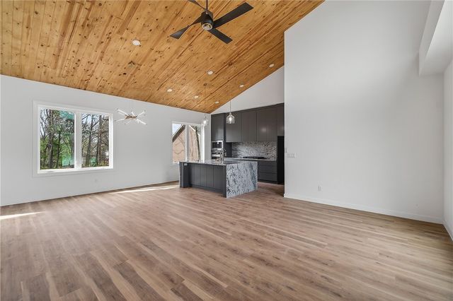 27 Luncarty Lane, Bella Vista, AR 72715