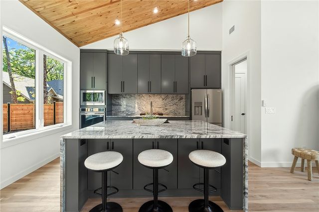 27 Luncarty Lane, Bella Vista, AR 72715