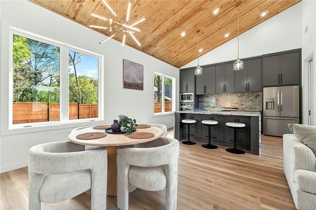 27 Luncarty Lane, Bella Vista, AR 72715