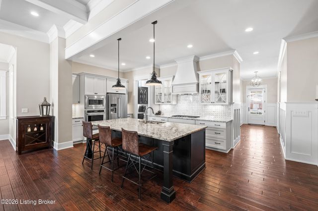 8900 Featherbell Blvd, Prospect, KY 40059