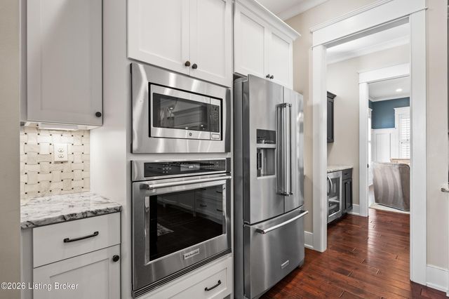 8900 Featherbell Blvd, Prospect, KY 40059