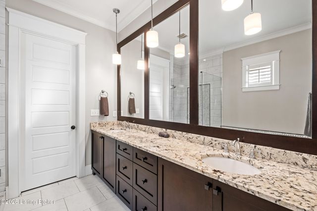 8900 Featherbell Blvd, Prospect, KY 40059