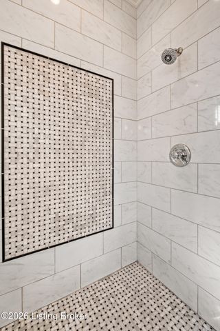 8900 Featherbell Blvd, Prospect, KY 40059