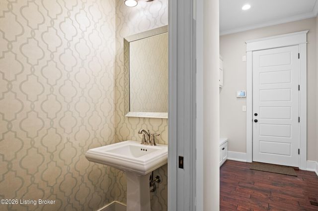 8900 Featherbell Blvd, Prospect, KY 40059