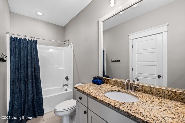 8900 Featherbell Blvd, Prospect, KY 40059