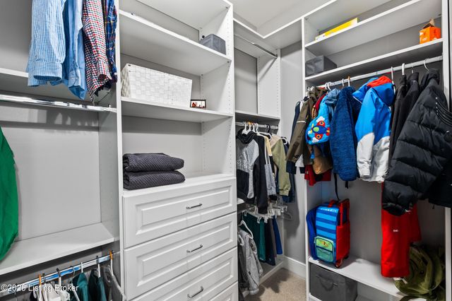 8900 Featherbell Blvd, Prospect, KY 40059