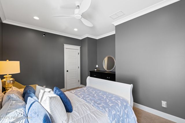 8900 Featherbell Blvd, Prospect, KY 40059