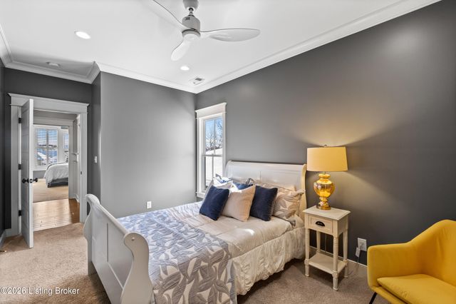 8900 Featherbell Blvd, Prospect, KY 40059