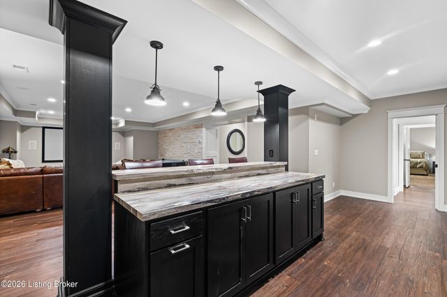 8900 Featherbell Blvd, Prospect, KY 40059