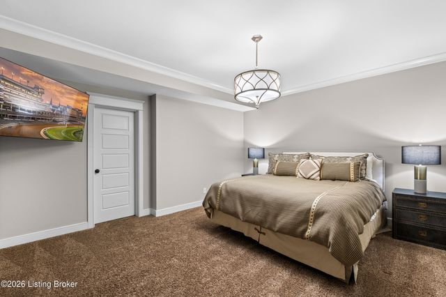 8900 Featherbell Blvd, Prospect, KY 40059