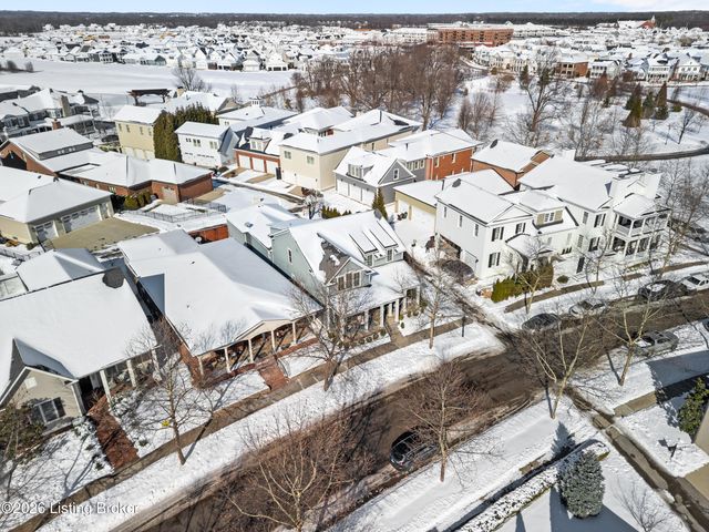 8900 Featherbell Blvd, Prospect, KY 40059