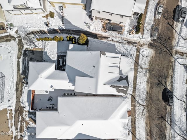 8900 Featherbell Blvd, Prospect, KY 40059