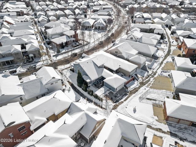 8900 Featherbell Blvd, Prospect, KY 40059