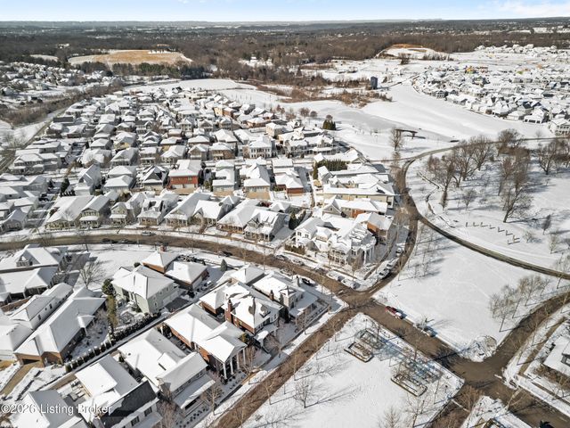 8900 Featherbell Blvd, Prospect, KY 40059